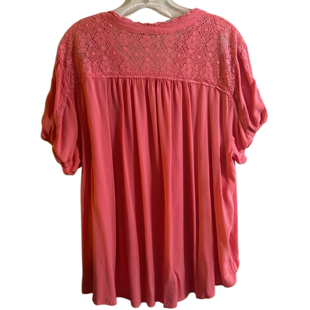 Torrid stretch pink crochet lace inset blouse - Picture 6 of 7